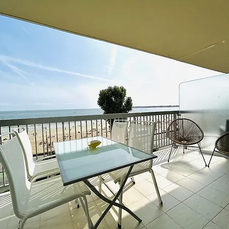 2 Pieces Face Avec Terrasse Et Parking Privatif - - Fr-1-245-151 Lejlighed *