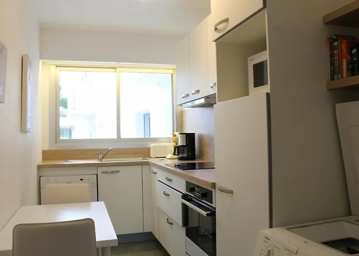 2 Pièces Face Avec Terrasse Et Parking Privatif - - Fr-1-245-151 La Baule-Escoublac