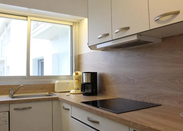 2 Pièces Face Avec Terrasse Et Parking Privatif - - Fr-1-245-151 * La Baule-Escoublac