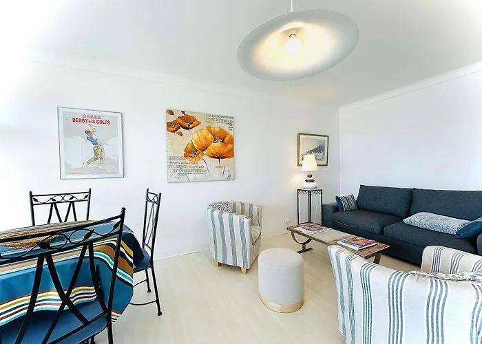 Appartement 2 Pièces Face Avec Terrasse Et Parking Privatif - - Fr-1-245-151